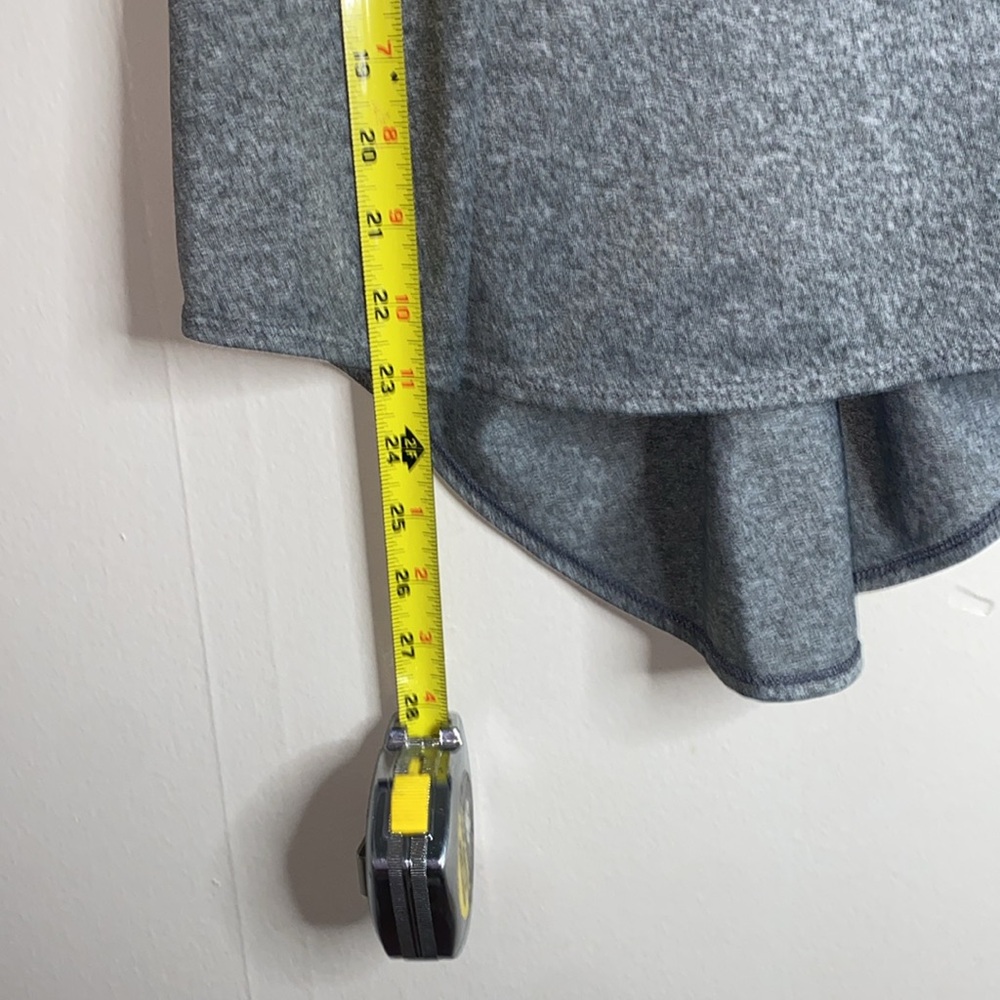 🪼Grey Nike Dri-fit workout top! - Picture 6 of 8